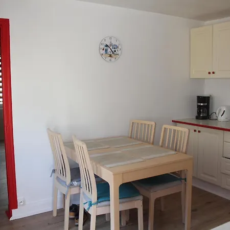 Maison 2 Chambres, De Centre Ville, Avec Cour Exposition Sud, A 300 M Du Port Holiday home