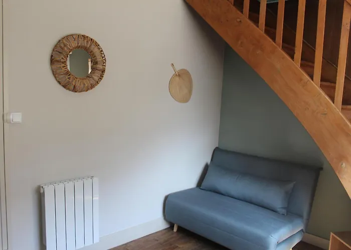 Maison 2 Chambres, De Centre Ville, Avec Cour Exposition Sud, A 300 M Du Port