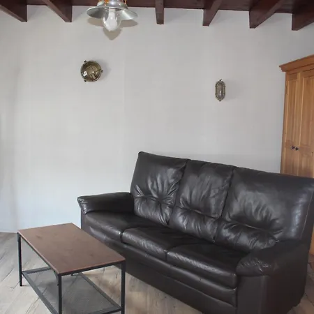 Casa vacanze Maison 2 Chambres, De Centre Ville, Avec Cour Exposition Sud, à 300 M Du Port Saint-Vaast-la-Hougue